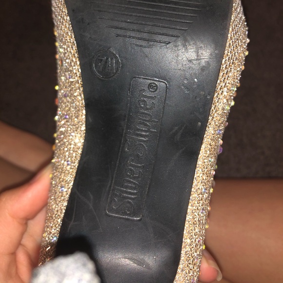 Gold heels - Picture 4 of 4